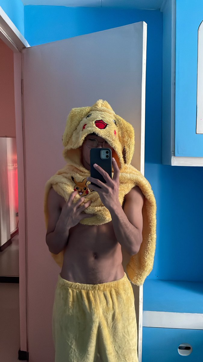 nobitafckbl's tweet photo. fav mirror selfie. Ash the Pokéboi ⚡️ https://t.co/wUcc9UpNOt