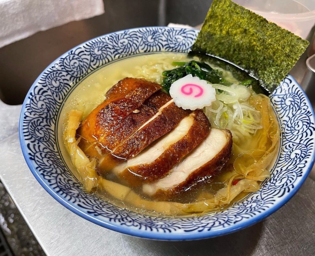 Nosio_Nolife's tweet photo. 9/26土曜日☔️ 通し営業
　11:00-19:40
※材料切れ次第終了となります

🐔鶏チャーシュー麺
⚡️元祖山椒生姜らぁめん
🐷背脂生姜らぁめん
🍚味付け背脂ごはん
🧊冷やし酸辣

また雨なので...(´Д` )静かにゆっくりのんびりお待ちしております♨️
気をつけてお越しください🫚 https://t.co/XKNgQbaLjy