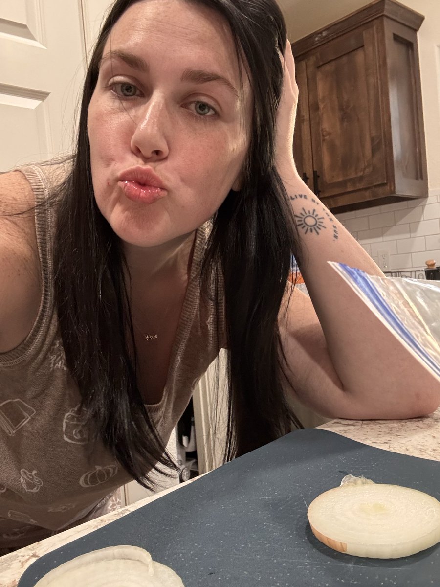 Taynotswift69's tweet photo. What’s for dinner??? https://t.co/KeHuLfYNQl