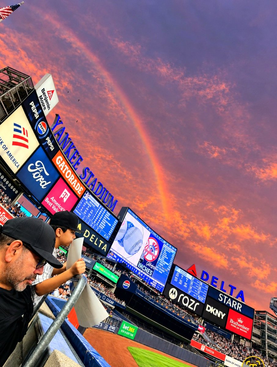 RonBF's tweet photo. @ABC7NY @LeeGoldbergABC7 @RyanFieldABC A Rainbow appeared over Yankees Stadium,  but it sure wasn't a good Omen for the Yanks, they lost miserably(2-10) in the first game of a double header with the O's https://t.co/ZkHxETi6M5