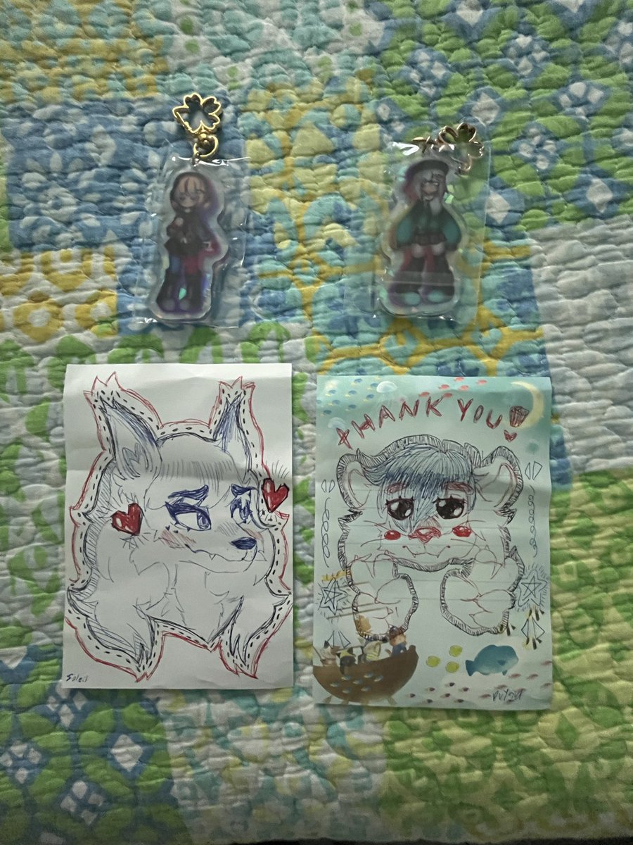 UnoriginalUno's tweet photo. I got some keychains from @VividFragment of Elizabeth and Lily from WACCA, and SHE GIFTED ME A DRAWING OF SOLEIL OMGGG 🥹🥹🥹 She drew her so cute,,,,

Also took a pic of the keychains with the Luin and Doro*C keychains I already have! The family is complete,, https://t.co/NPDFiZoQuH