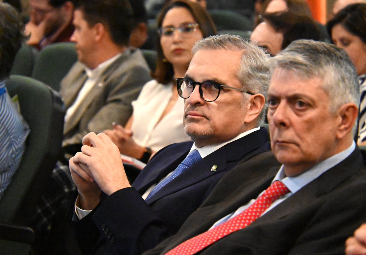 UTEoficial's tweet photo. Ecuador fue sede del 17.° Congreso Internacional sobre Revistas Científicas (CRECS) 2026, un encuentro   organizado conjuntamente por la Universidad UTE y SCImago.

Durante tres días, especialistas internacionales, representantes de editoriales, universidades, bibliotecas y organizaciones de Iberoamérica compartieron conocimientos, experiencias y buenas prácticas sobre los desafíos y oportunidades de la comunicación científica.

El programa abordó temas como ciencia abierta, inteligencia artificial, edición académica y estrategias   para fortalecer la calidad, visibilidad e impacto de la producción científica.

Desliza y revive algunos de los momentos que marcaron esta edición de CRECS en Ecuador.

#CRECS2026 #SomosUTE #RevistasCientíficas #ComunicaciónCientífica