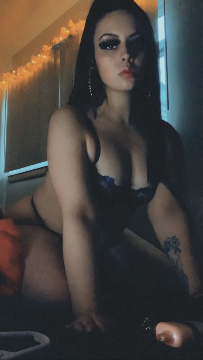 THICCBUNNYtwk's tweet photo. Your favorite distraction. 🖤 https://t.co/2qjgzjj1AN