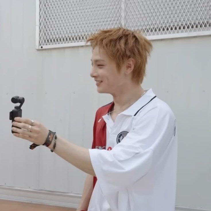 love4yji's tweet photo. this boy https://t.co/3SDkHr2j3W
