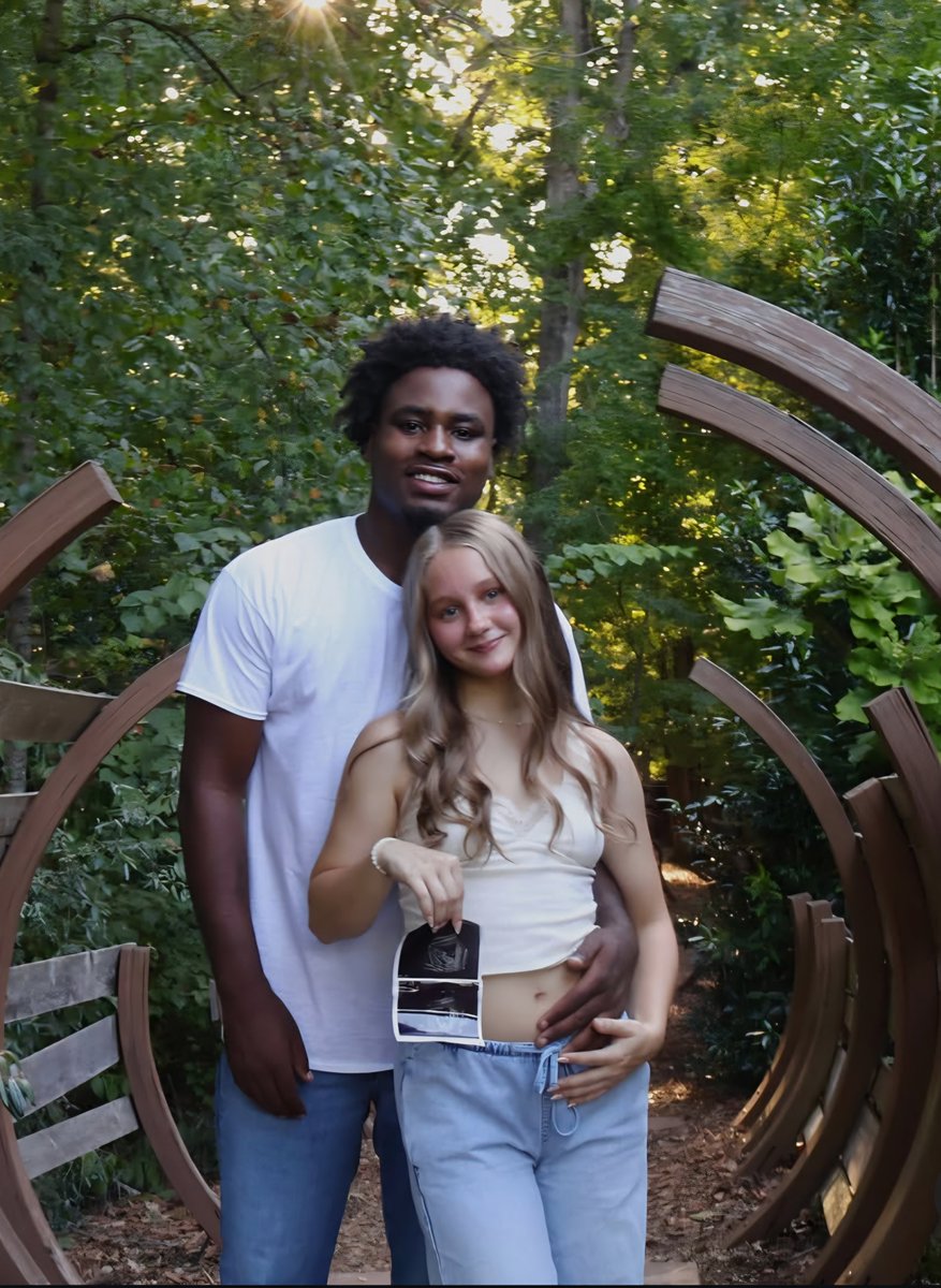 WhiteGirlBlack2's tweet photo. White Queens and Black Men "Great Replacement Plan" starts early and often‼️👸🏼🤴🏿👼🏾 https://t.co/jOeZl6rARi