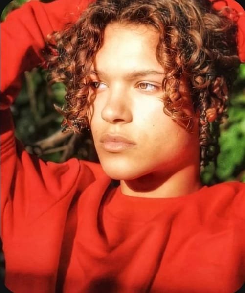 floofnoodleee's tweet photo. Guys I miss the long hair (Omar you saw nothing please don't go bald ) https://t.co/btLn4y9HZ4