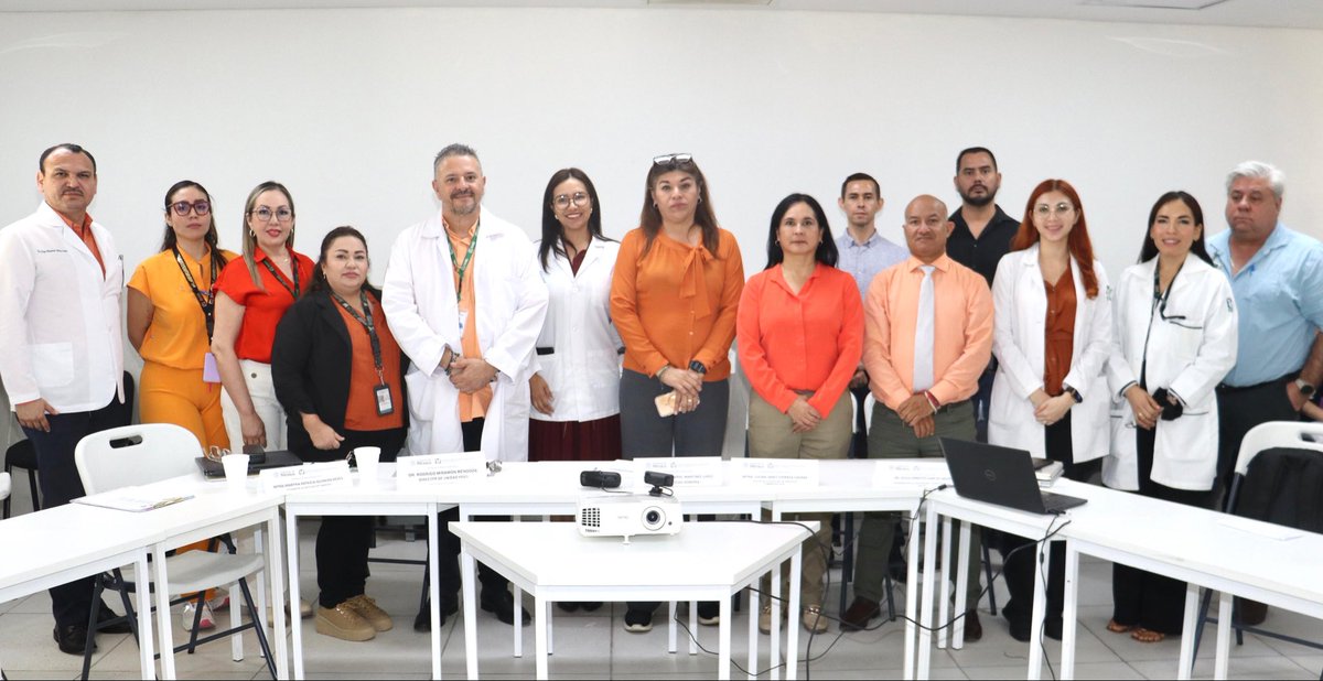 IMSSSONORA's tweet photo. 🧡 #DíaNaranja | 25 de septiembre
En el #IMSSSonora nos unimos para concientizar al personal y a la comunidad: debemos prevenir la violencia contra las mujeres y las niñas, y evitar que se normalice. https://t.co/jUILXd4drE
