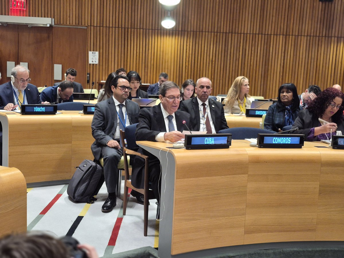 BrunoRguezP's tweet photo. Participamos en la Reunión de Alto Nivel del Grupo de La Haya en Defensa del Derecho Internacional.

Denuncié el genocidio en Gaza y el castigo colectivo al que EEUU está sometiendo al pueblo de Cuba, que violan la Carta de las Naciones Unidas y el Derecho Internacional, incluyendo el Derecho Internacional Humanitario, el Derecho Internacional de los Derechos Humanos y las normas internacionales de comercio y navegación.

#CubaNoEsUnaAmenaza El Bloqueo Sí.