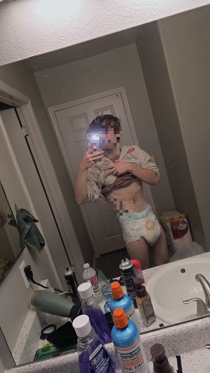 dennyabdl7's tweet photo. I feel a lot better going to work padded with my plain onesies. The blue lines means I stayed dry. Right daddy?#diaperboy #abdl #dlboy #abdlboy #abdlgay #abdllifestyle #abdlcommunity #diapergay #littlespace https://t.co/qS4SEre87o