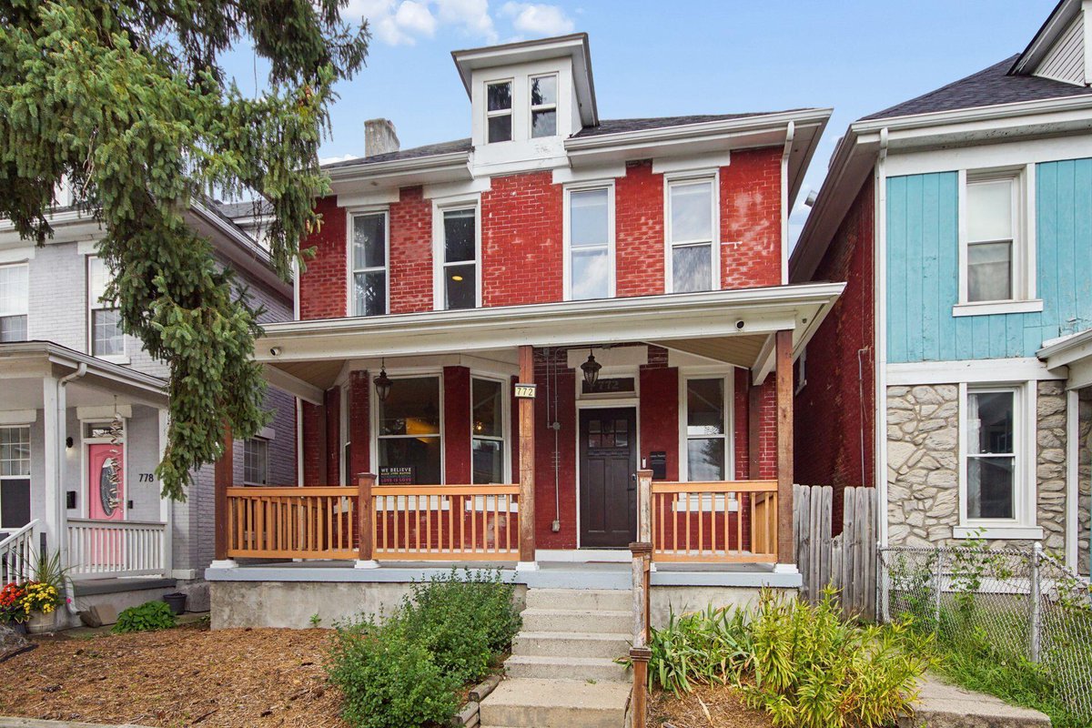 RZRealtyua's tweet photo. 🏡✨ Your dream home in Franklinton awaits! This renovated gem at 772 Bellows Ave boasts original hardwoods, a cozy fireplace, and a chef's kitchen. Don't miss the luxurious master suite! 🌟 Check it out: https://t.co/Ds4fuxZD1t 

Shaun M Stiles
sstiles@rzrealty.com https://t.co/qkXgCFVbk6