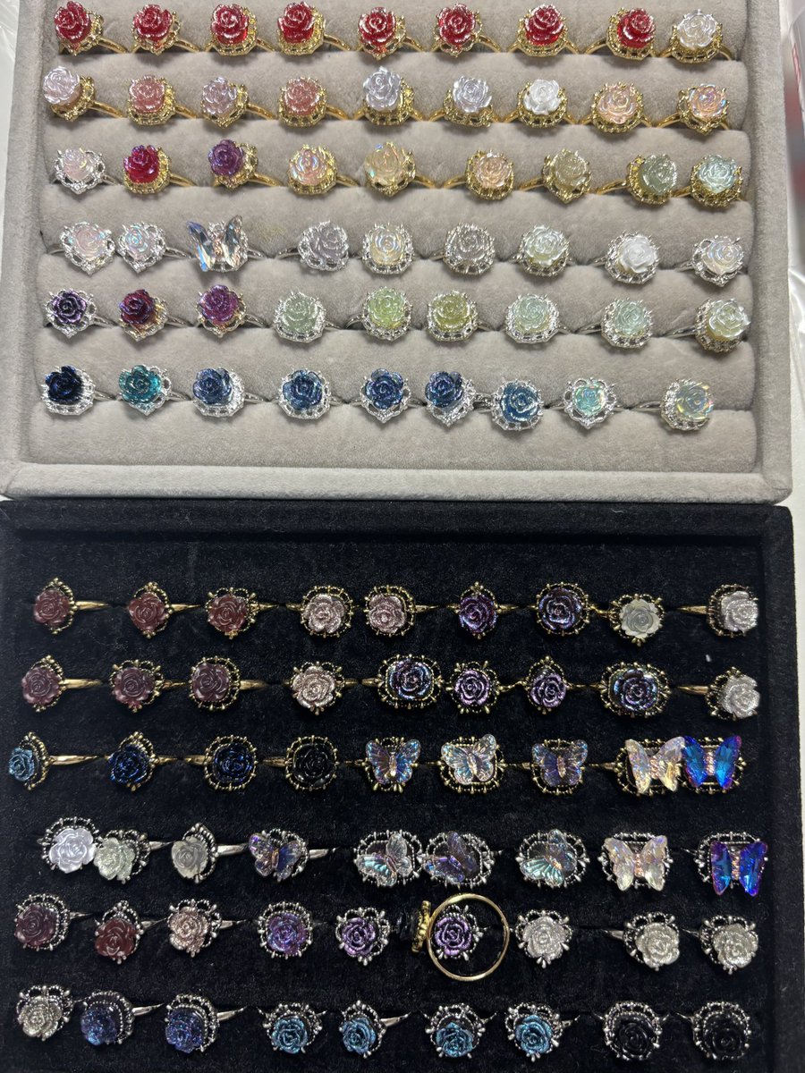 gentou06's tweet photo. 毎回ご好評いただいているjewelry boxピンキーリ��グ今回も #ゴスロリマーケット #GLM15 に沢山作ってお持ちします💍✨

小ぶりのピンキーリングなので重ね付けしても可愛い❣️
ぜひ当日お��みのカラーをお迎えしてください

10/3（土）のみE-29.30幻燈採掘場 https://t.co/o7SpRNijgC