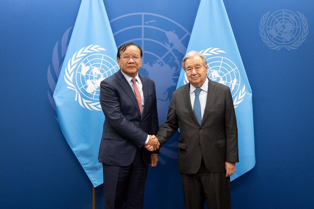 UN_Spokesperson's tweet photo. .@antonioguterres met with Sokhonn Prak, Deputy Prime Minister, Minister for Foreign Affairs and International Cooperation of the Kingdom of Cambodia. They discussed accelerated efforts towards #SDGs achievement.

Read more: 

https://t.co/JWHVEYjoM4 https://t.co/wt3uQT7xYq