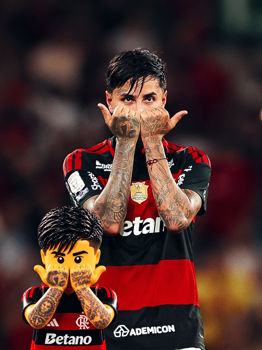 Flamengo's tweet photo. O Mengão virou LEGO!? 🧱

Uma versão diferente dos nossos atletas! E fala a verdade: quem aí já quer um? 🔴⚫ https://t.co/Cgcs1qJ7Fh