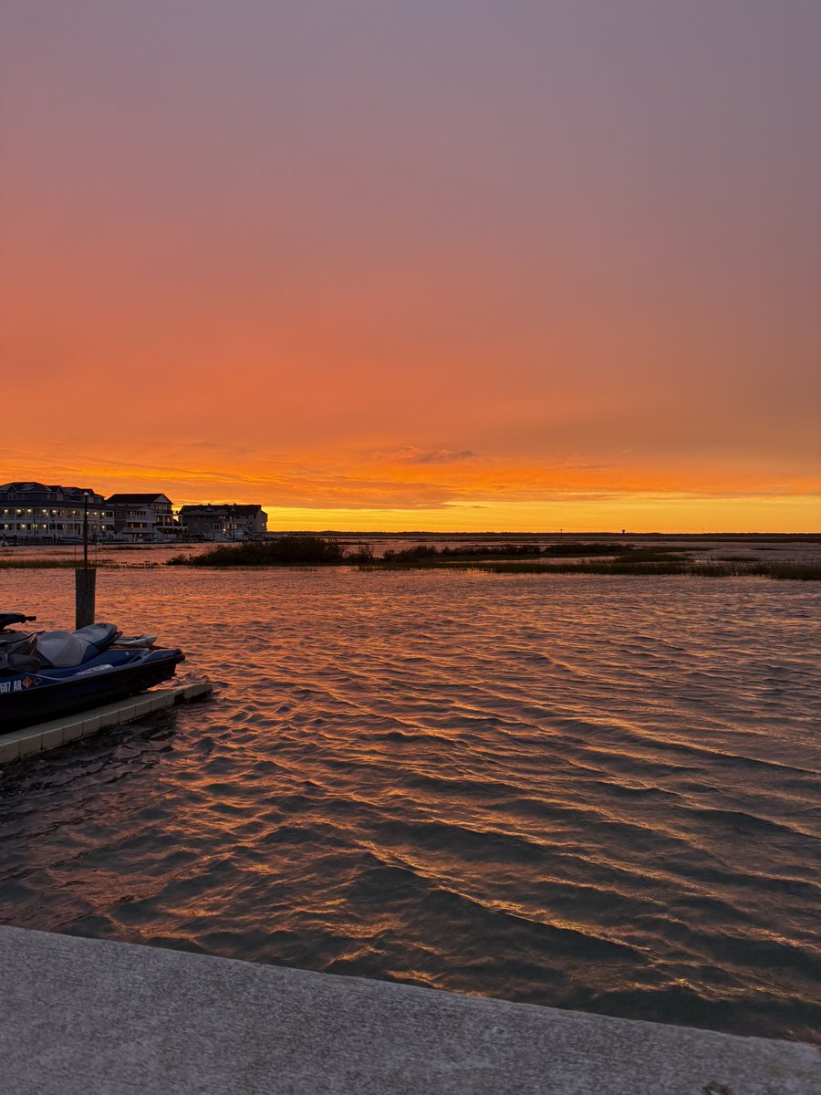 Howard_philly's tweet photo. @6abc @6abcadamjoseph 14th and Delaware in north wildwood at sunset https://t.co/JQqUFndYX4