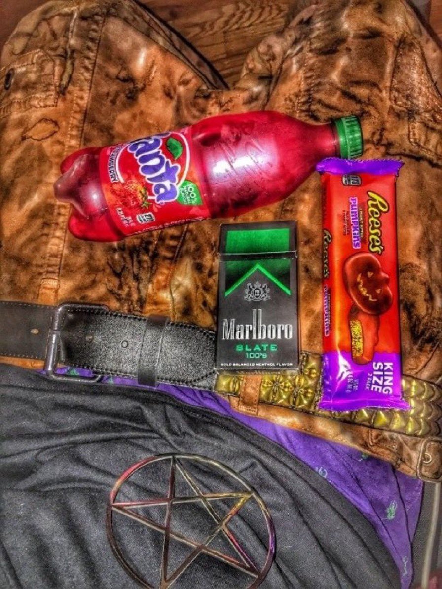 ghostehill's tweet photo. Anyways more mounded stuff I have for yall 

Sematary Snacks Pics n shit https://t.co/yWBpTzkEd1