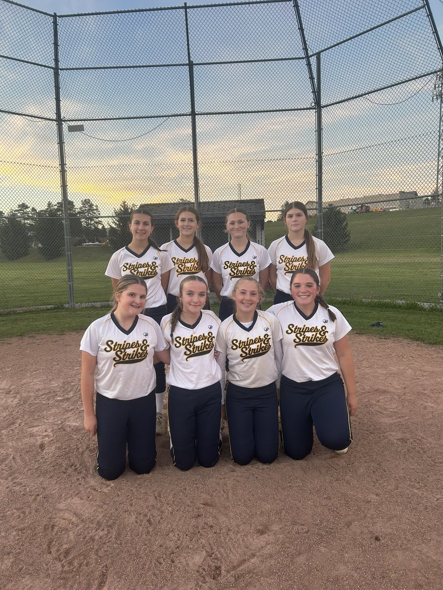 alinapatt50's tweet photo. I had a great time at @MorrisvilleSB camp today with my team! Thank you @SamGuillaume17, Coach Bulone, and all the players for a fun afternoon. I learned new drills that I will be able to take with me for my future. Can’t wait for the tournament tomorrow! https://t.co/tf8ThEafJr