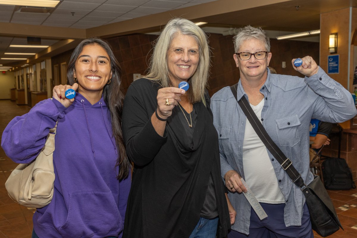 luthercollege's tweet photo. We had so much fun seeing families around campus last weekend! Here are a few of our favorite moments from Family Weekend. 💙

Parents, what’s your favorite part about visiting your Norse in Decorah? https://t.co/xpWAtAN7T8