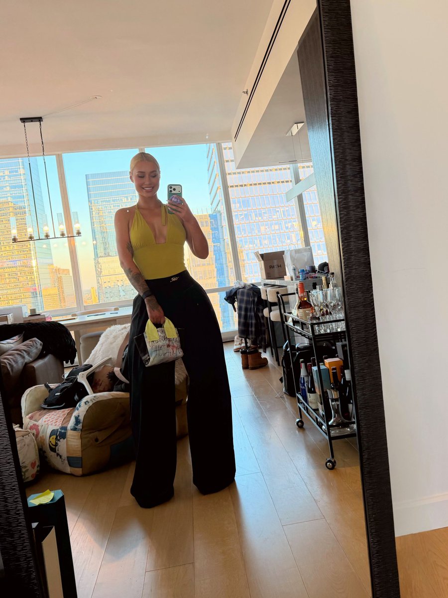 TreX2th's tweet photo. Iggy Azalea via Instagram ✨️ https://t.co/00XQdlbjBD