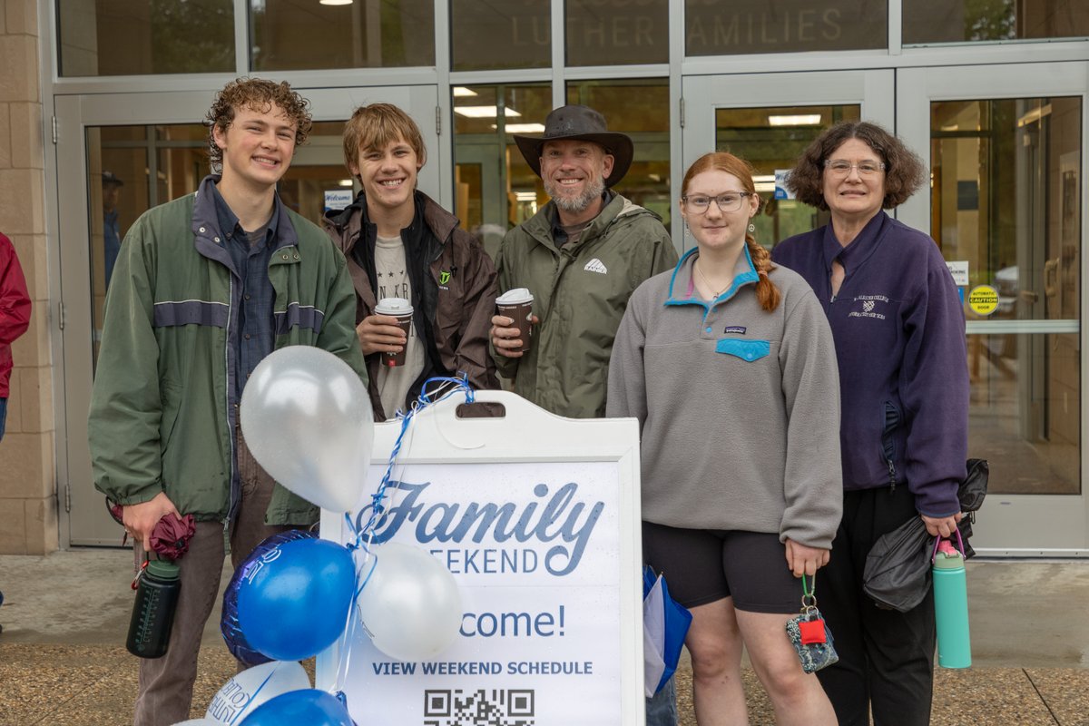 luthercollege's tweet photo. We had so much fun seeing families around campus last weekend! Here are a few of our favorite moments from Family Weekend. 💙

Parents, what’s your favorite part about visiting your Norse in Decorah? https://t.co/xpWAtAN7T8