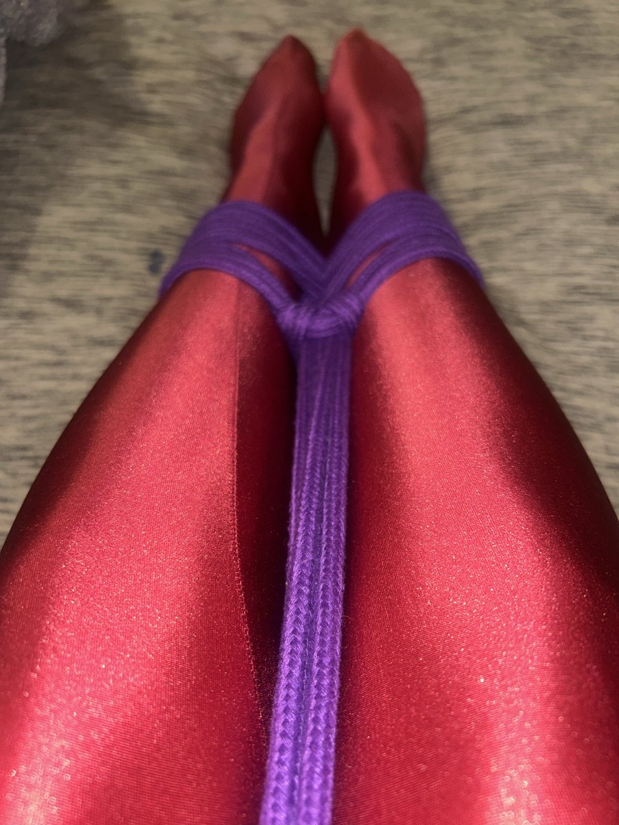 Baredivinity777's tweet photo. Where are my nylon lovers? I want to drain you 🫦

#nylon #nylonfetısh https://t.co/qQ7UBtv5wo