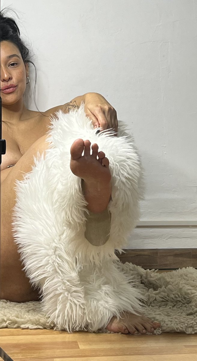 domigodd's tweet photo. Your relapse is right here in front of you... stop scrolling 😈🙇🏽‍♂️

Feet goddess findom footslave https://t.co/NIdSDVoAJx