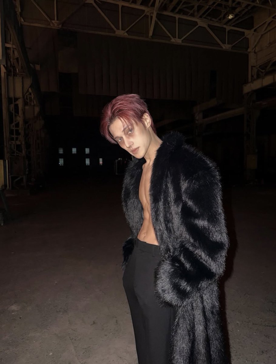 woos8n1st's tweet photo. a little reminder that these wooyoung pic exists https://t.co/Df41WYsPB0
