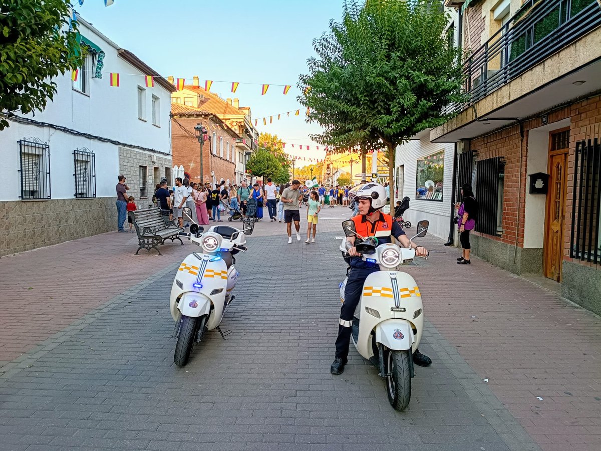 PCivilVelilla's tweet photo. Comienzan nuestras #FiestasVelilla2026 y queremos que disfrutes de una forma segura. 
Nos acompañan nuestros compañeros de:
@ProteSanse 
@PCivilMejorada 
@PcivilGetafe 
@protetorres 
@pcivilmorata1
@PCivil_Arganda
@ProteCoslada
@Pcivil_SMVEGA 
@pctorrejon https://t.co/o9dSOlpcIU