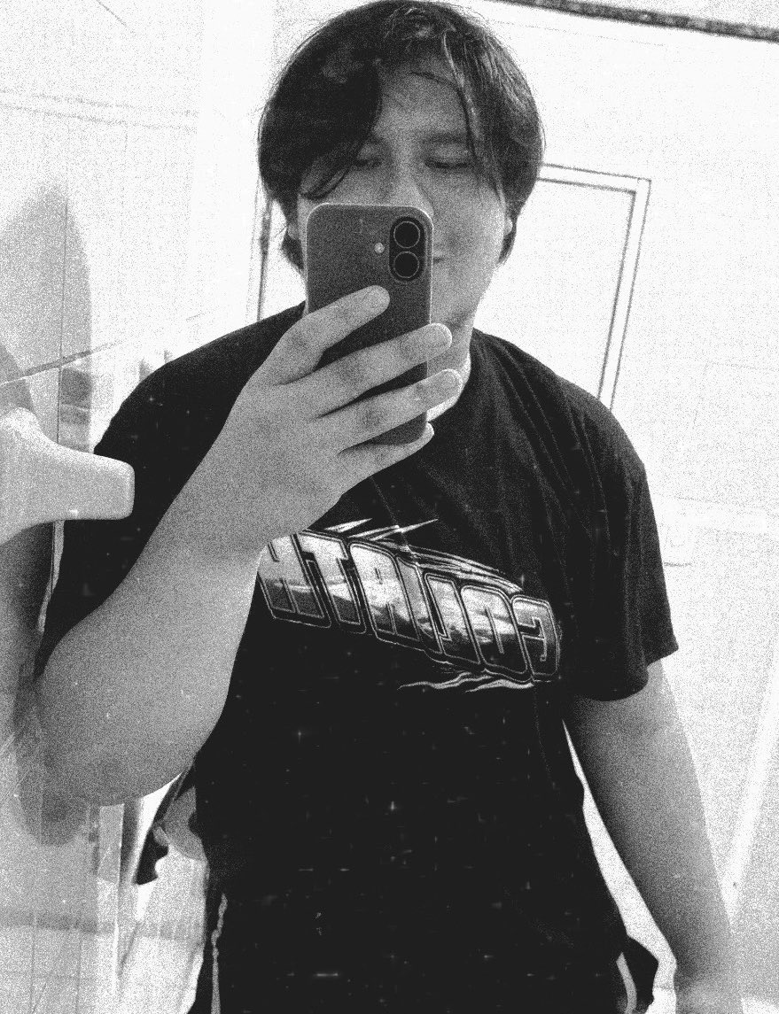 Danielma_14's tweet photo. No sé qué poner, solo quiero decir que sigo aquí :] 👾 https://t.co/tt2rW51ALO