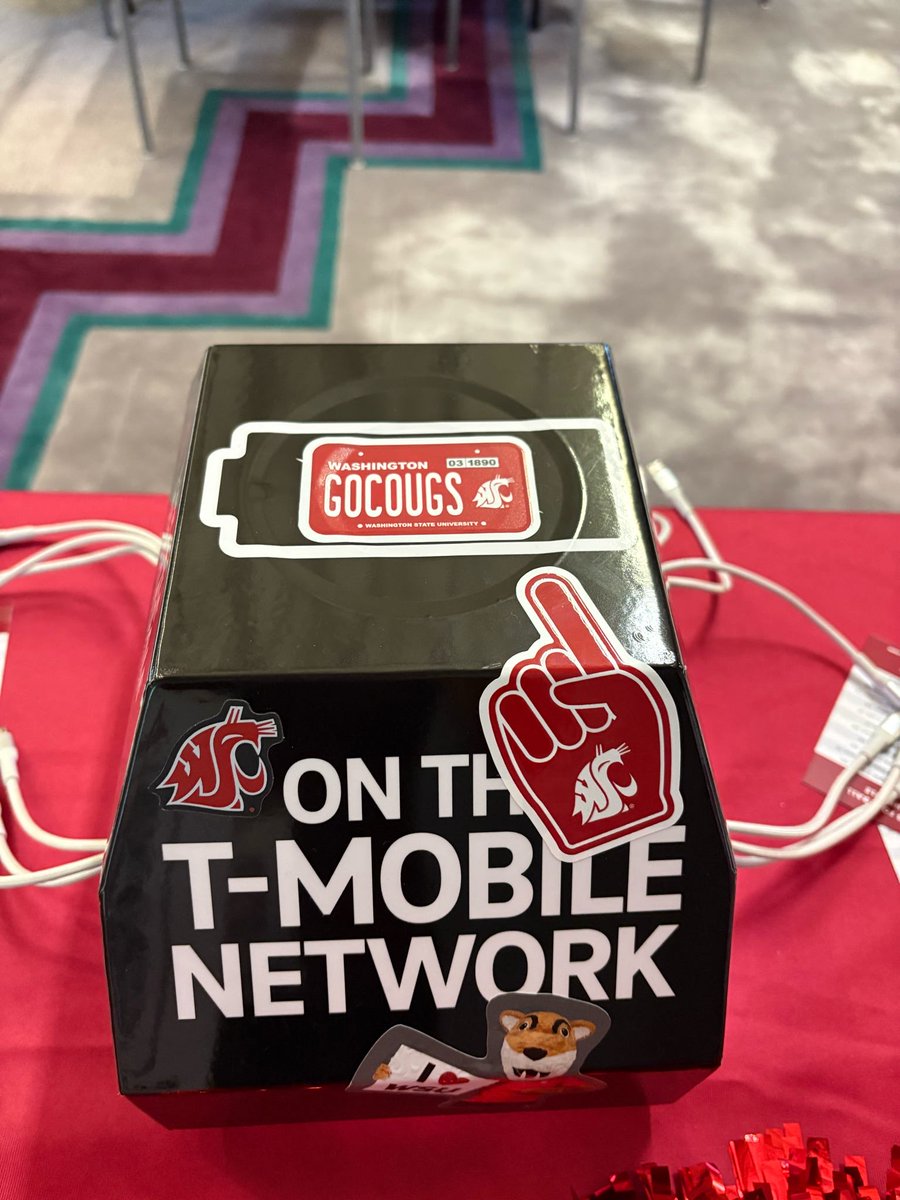 CougsMobile's tweet photo. Happy hour @CougCollective 
GO COUGS🐾♥️ https://t.co/pnMGGKUzJE