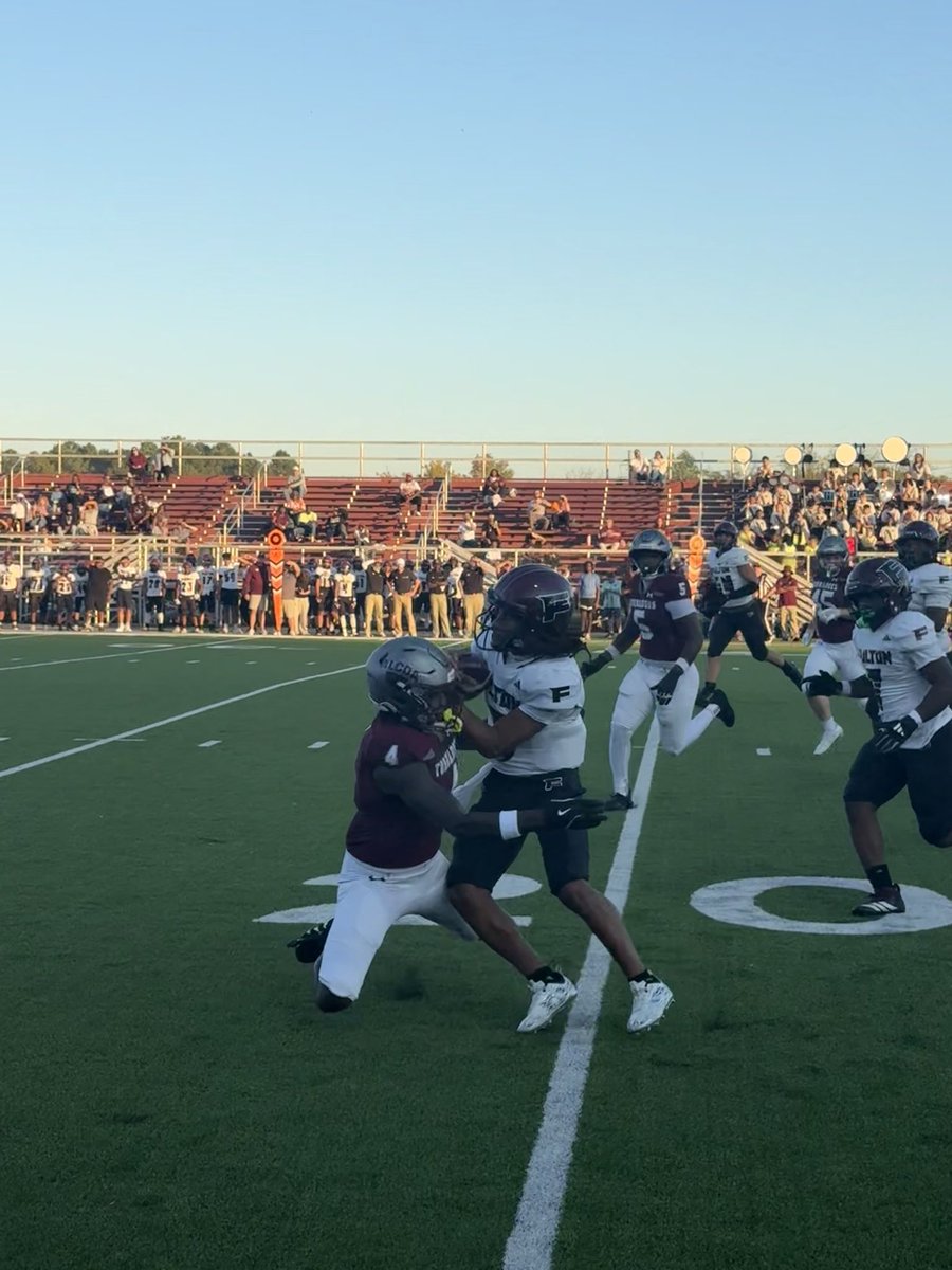 2HYPEsports's tweet photo. End of the first quarter ๐
Fulton ๐ฃ Falcons - 0
Alcoa ๐ช Tornadoes - 13
#TooHype @NFHSNetwork https://t.co/Rtzh99bg90