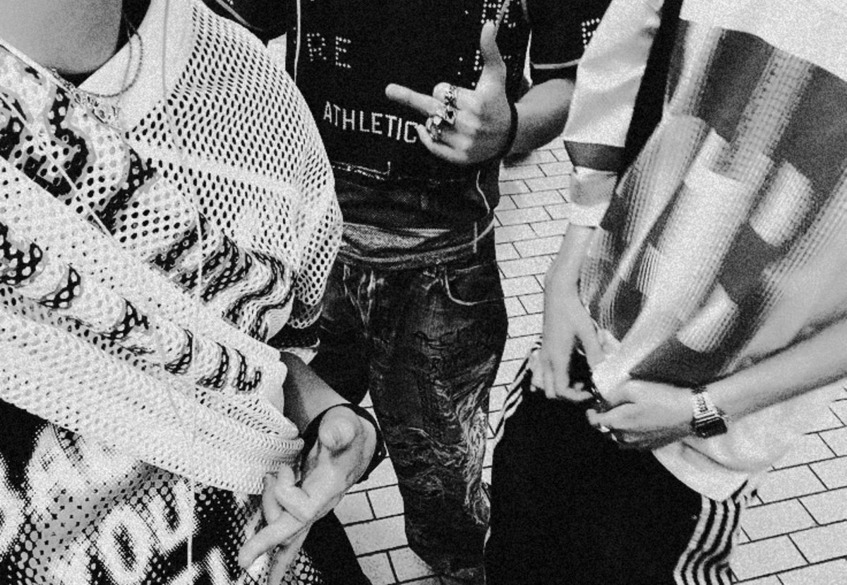 777PSYCH00's tweet photo. この4年間、私は孤独というものを知りませんでした。なぜなら、親友2人がずっとそばにいてくれたからです。 https://t.co/oAdcO6oNnU