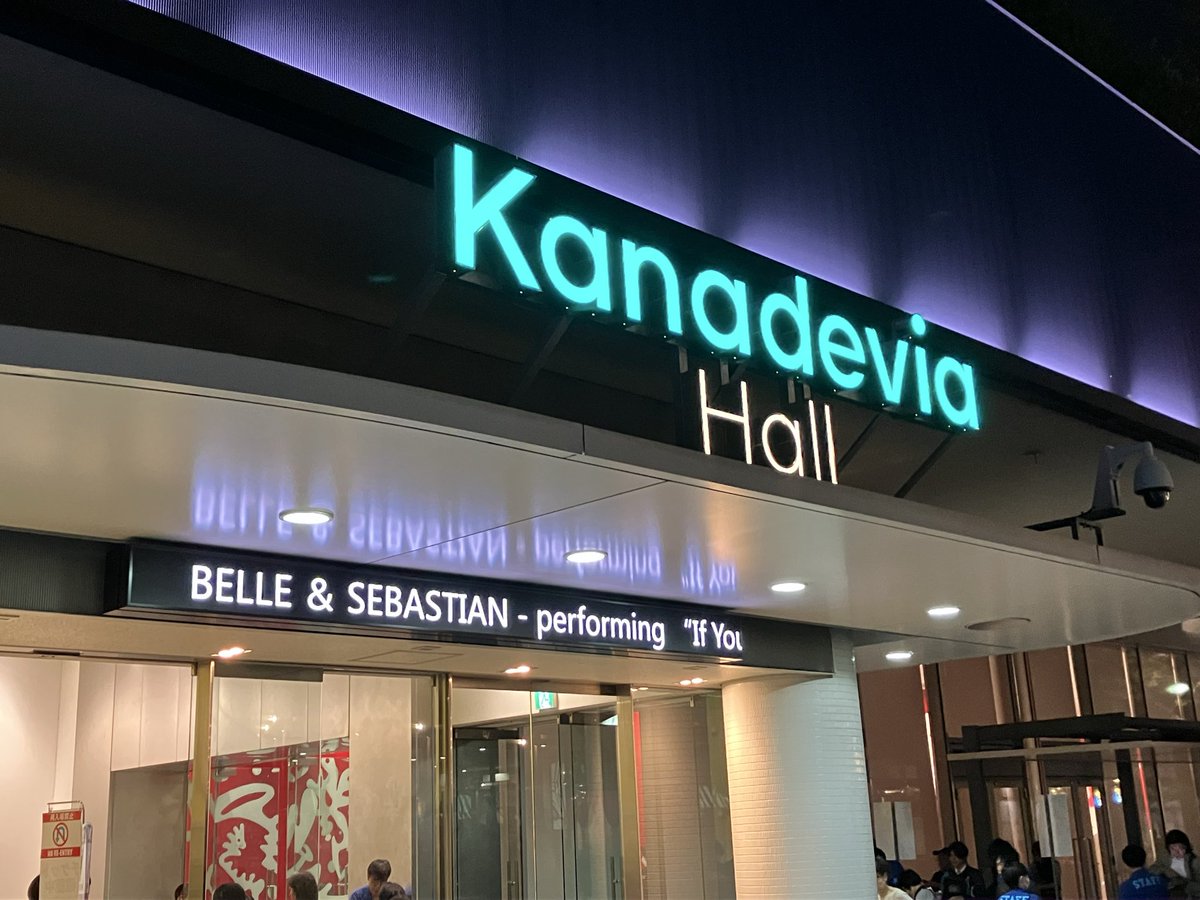 hidepop1976's tweet photo. Belle &amp; Sebastian  if you're feeling sinister
ライブも打ち上げも楽しかった✨🍺
#bellandsebastian https://t.co/BIs7kczpl1