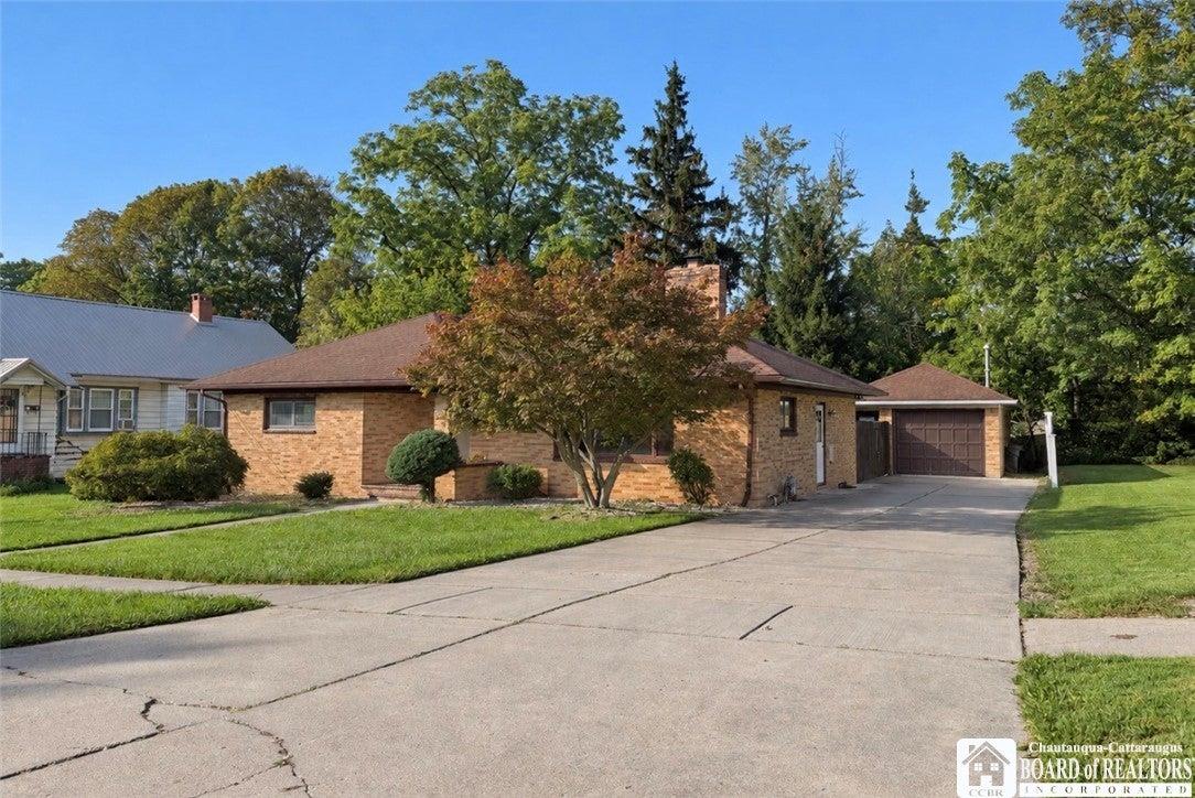 BenedettoTony's tweet photo. Do you know someone looking for a home, or are you looking for a home? Check this one out! https://t.co/GLvJB4DrVK