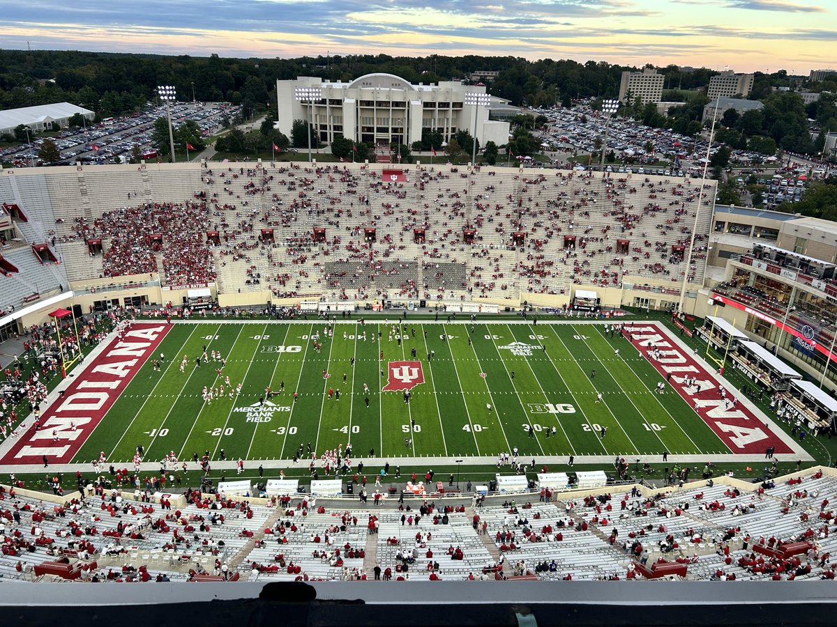 Noah_Gerk's tweet photo. Back on the mic tonight! Join @ryanlapedis and myself; Indiana and Northwestern, 8pm on @WIUXSPORTS! #iufb 

 🔗 : https://t.co/zFq7TdG7YQ https://t.co/2ewe5gEGfC