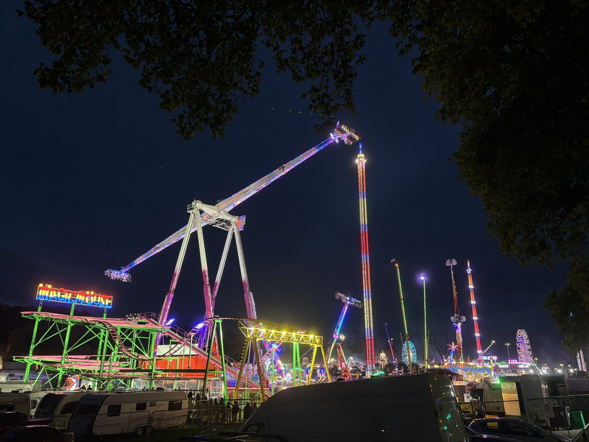 Lisa_Marie_68's tweet photo. It’s that time of year again and we’ve been to the Nottingham Goose Fair.
Family tradition. 🎠🎢🎡♥️ https://t.co/n8AwWBPcoB
