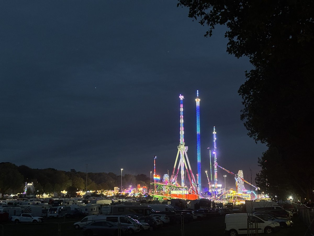 Lisa_Marie_68's tweet photo. It’s that time of year again and we’ve been to the Nottingham Goose Fair.
Family tradition. 🎠🎢🎡♥️ https://t.co/n8AwWBPcoB