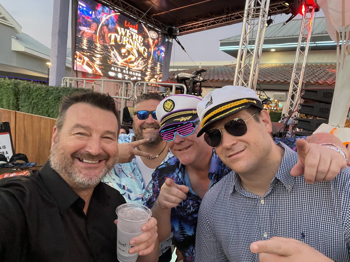 EddieGarrison's tweet photo. Ran into the crew at Pointe Orlando! @ShawnTucker623 @TheLeisureProf @mattfdz23 OGA #DIStwitter Great to see you boys! https://t.co/HYnJyTxydN
