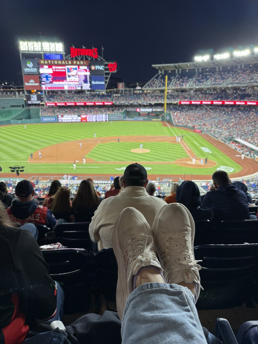 vandygirl1998's tweet photo. Tonight’s installment of bird launching / empty nesting is #FeetsAcrossDC https://t.co/PPZ3h6PeDC