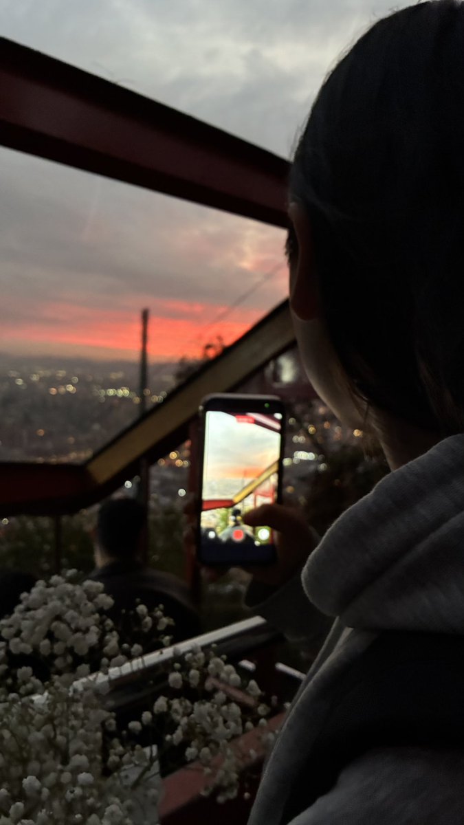 VayholettF's tweet photo. Mis atardeceres son los más lindos desde que te conocí. https://t.co/U3IOZFti13