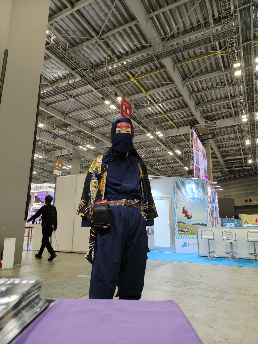 inzantoramaru's tweet photo. 本日より東京ビッグサイトにてEXPOジャパン2026開催です、陰山虎丸、三重県ブースにて手裏剣道場手伝いです！ https://t.co/2bdEqWMhcA