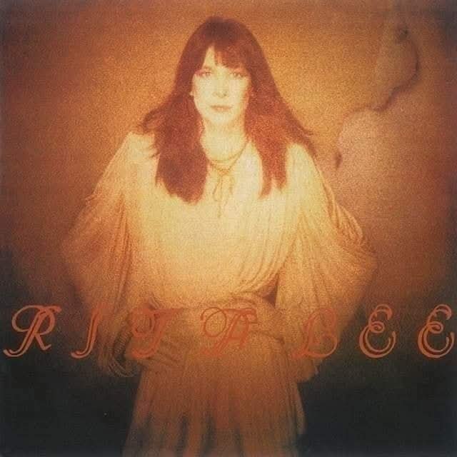 CFloydstock's tweet photo. Há 46 anos chegava "Rita Lee"!!!
Qual a sua canção predileta deste homônimo 8° álbum de estúdio da rainha Rita Lee?
#ritalee #rocknacional #mpb #lançaperfume #rock https://t.co/YNekQuPTBq