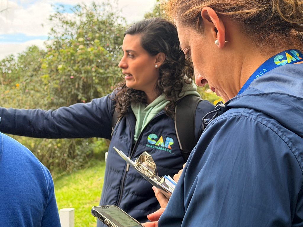 CAR_Cundi's tweet photo. 🌿 ¡Cuidamos nuestros humedales!

Desde la Regional Sabana Centro participamos en una mesa de trabajo en el Humedal Los Patos, en Chía, junto a la Alcaldía y la comunidad.

🤝 Acordamos acciones para fortalecer su conservación y promover un uso responsable, seguro y sostenible. https://t.co/cDOJs3xTXX
