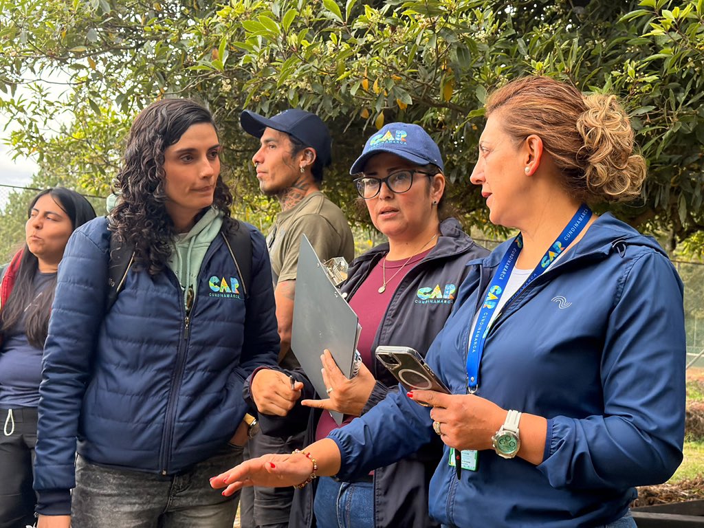 CAR_Cundi's tweet photo. 🌿 ¡Cuidamos nuestros humedales!

Desde la Regional Sabana Centro participamos en una mesa de trabajo en el Humedal Los Patos, en Chía, junto a la Alcaldía y la comunidad.

🤝 Acordamos acciones para fortalecer su conservación y promover un uso responsable, seguro y sostenible. https://t.co/cDOJs3xTXX
