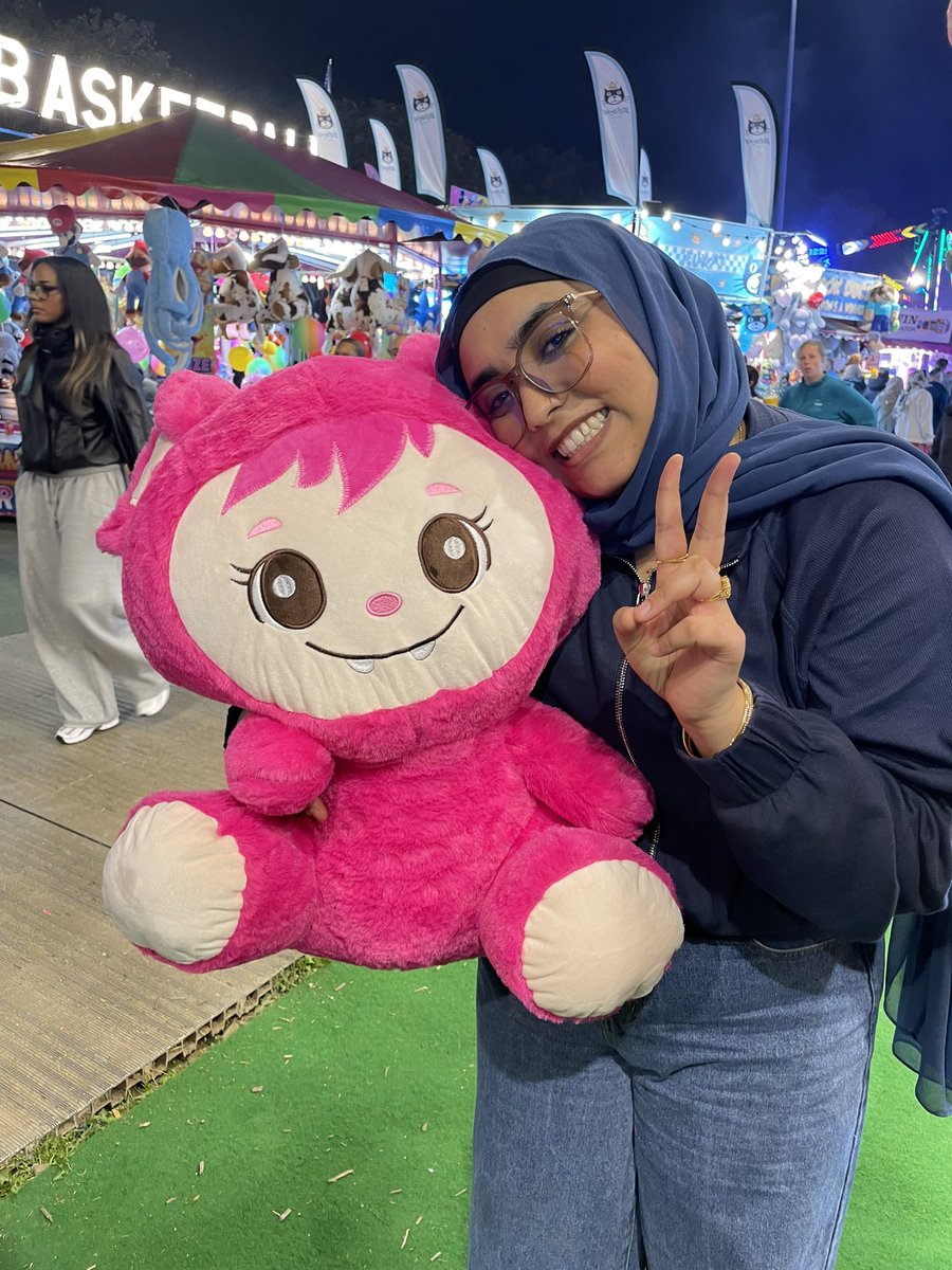 Lisa_Marie_68's tweet photo. Met a lovely lady and gave her one of our bigger winnings.
Also showed her how to win her own toy. 🧸 https://t.co/Yv8Aq95N8t