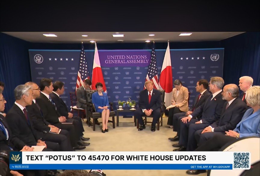 JapanWalker2025's tweet photo. @nikkei トランプ自ら空港までお出迎え
vs
無人の空港へ

国賓扱いの会談
vs
United Nations General Assembly
／国連総会
のスキマ時間での会談

#あ〜ぁ日本 https://t.co/wMNvRRhouB