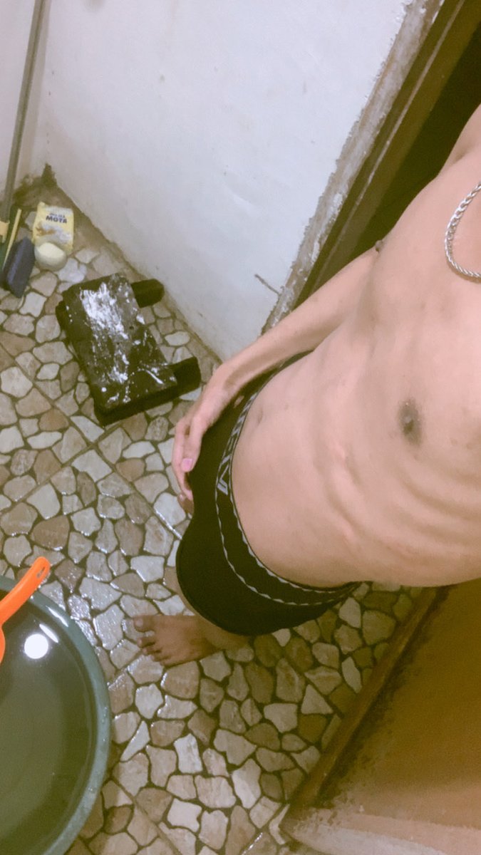 ippang2308's tweet photo. Saatnya mandi,ada yang suka kurus kah?
#gaymakassar #gaymamuju https://t.co/7DSV0fCssR