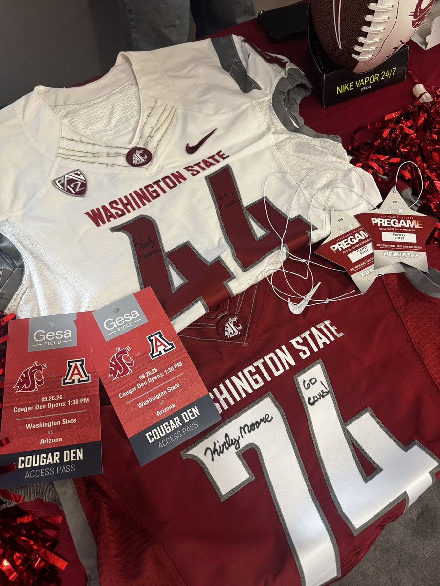 CougsMobile's tweet photo. WSU vs Arizona🏈| 4:30PM PST 

#wsu #wsufootball #cougsmobile https://t.co/bVRhNrPqx2
