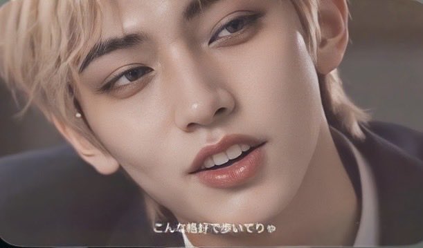 SipKMDh7hI36838's tweet photo. よく聞け、俺が可愛いのは俺のせいじゃなくて生まれつきだ。 悔しかったらお前もこうやって生まれてみろ！ 😜💖

KOREAN AI  BL DRAMA 『 BAD  FRIEND 』 EP 29 #aibl
https://t.co/Z5NBlEDqxr https://t.co/fZdThNYiWL