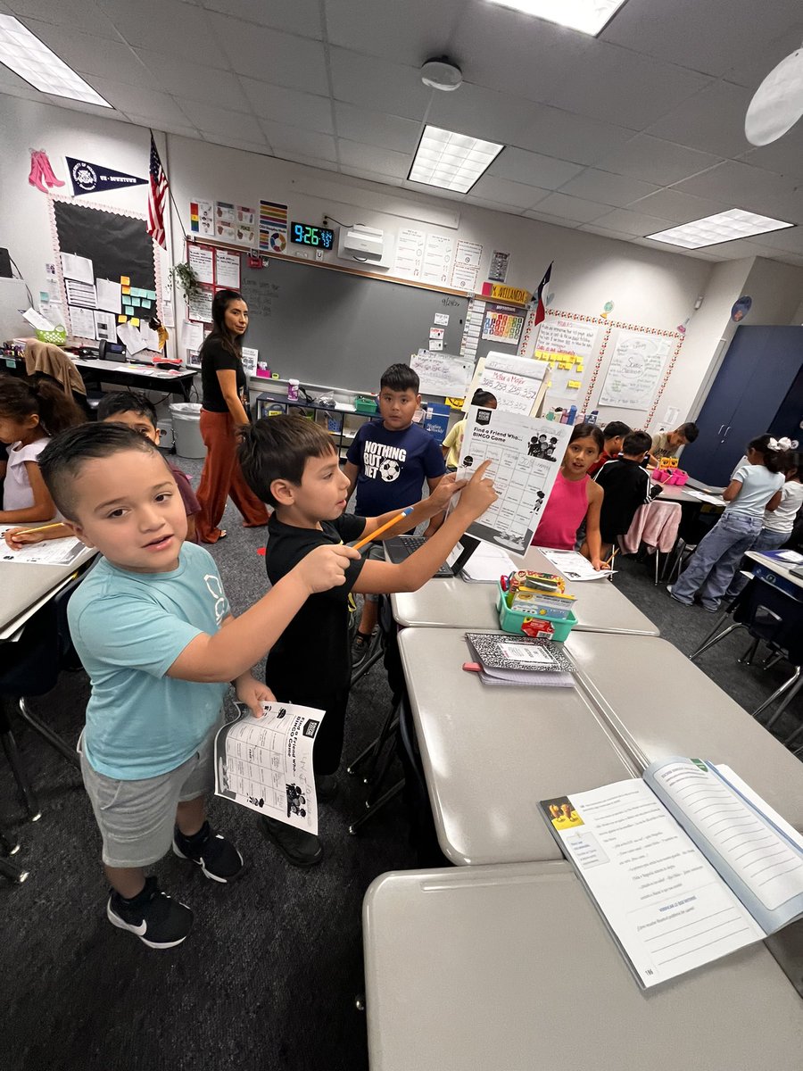 Zavalacaring's tweet photo. Start with Hello being inclusive #startwithhello #sandyhookpromise @hoodcase97 @AlvinISD_EL @AlvinISD https://t.co/9feheRU9Lg