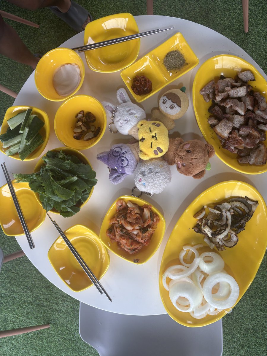 appleofmyeye00's tweet photo. Happy Chuseok ❤️ https://t.co/xBQCPyBFDq